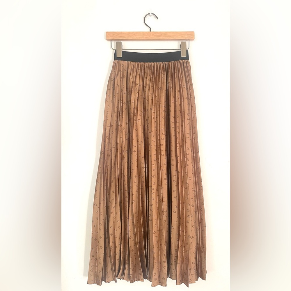 epik  Elegant Brown Pleated Skirt  lettering print